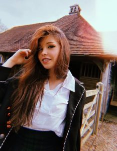 Belle delphine O.F Softgirl sencilla