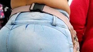 Ojete hermoso jeans pocketless