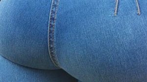Morocha culo infernal jeans pocketless