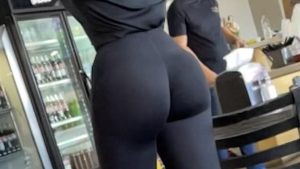 Mesera deliciosa y nalgona