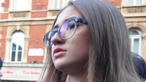 Cola divina marcando panty
