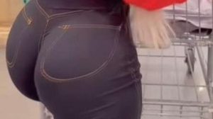 Rubia con ojetazo en leggins