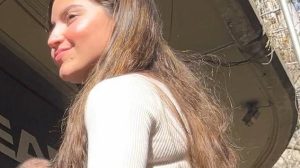 Nalgona hermosa en calza azul