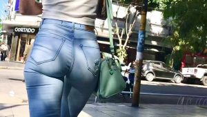 Peliroja cola rica jeans
